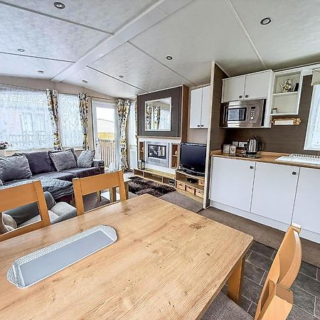 Brilliant Caravan With A Partial Sea View In Suffolk Ref 32026Az Lowestoft Luaran gambar