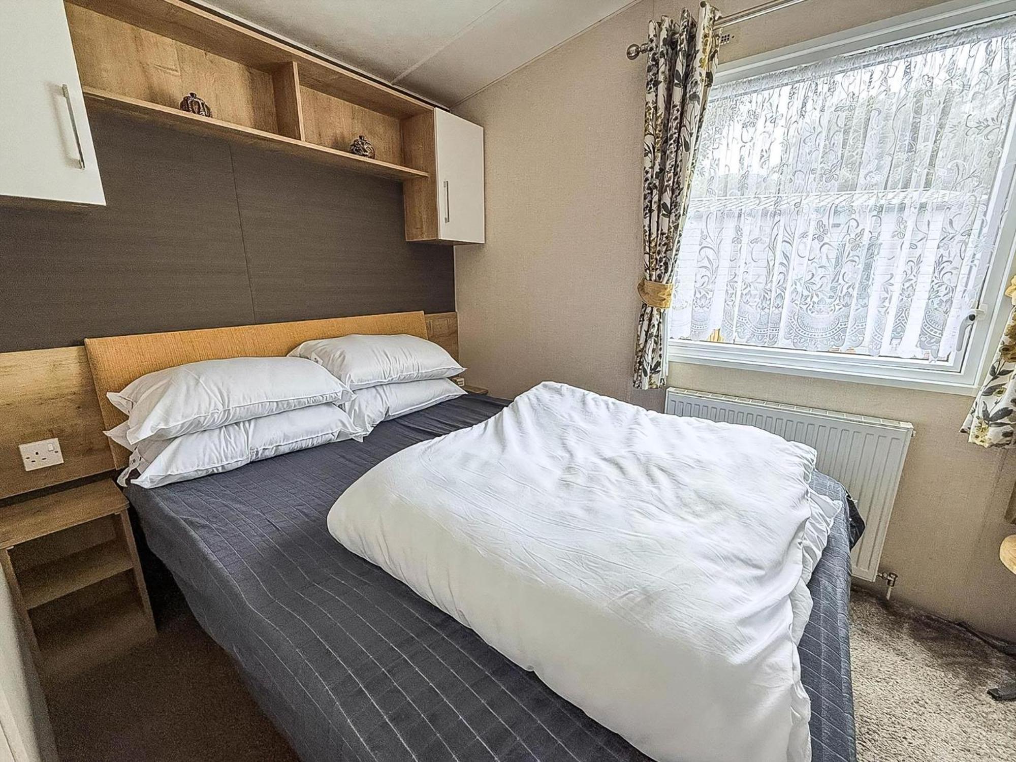 Brilliant Caravan With A Partial Sea View In Suffolk Ref 32026Az Lowestoft Luaran gambar